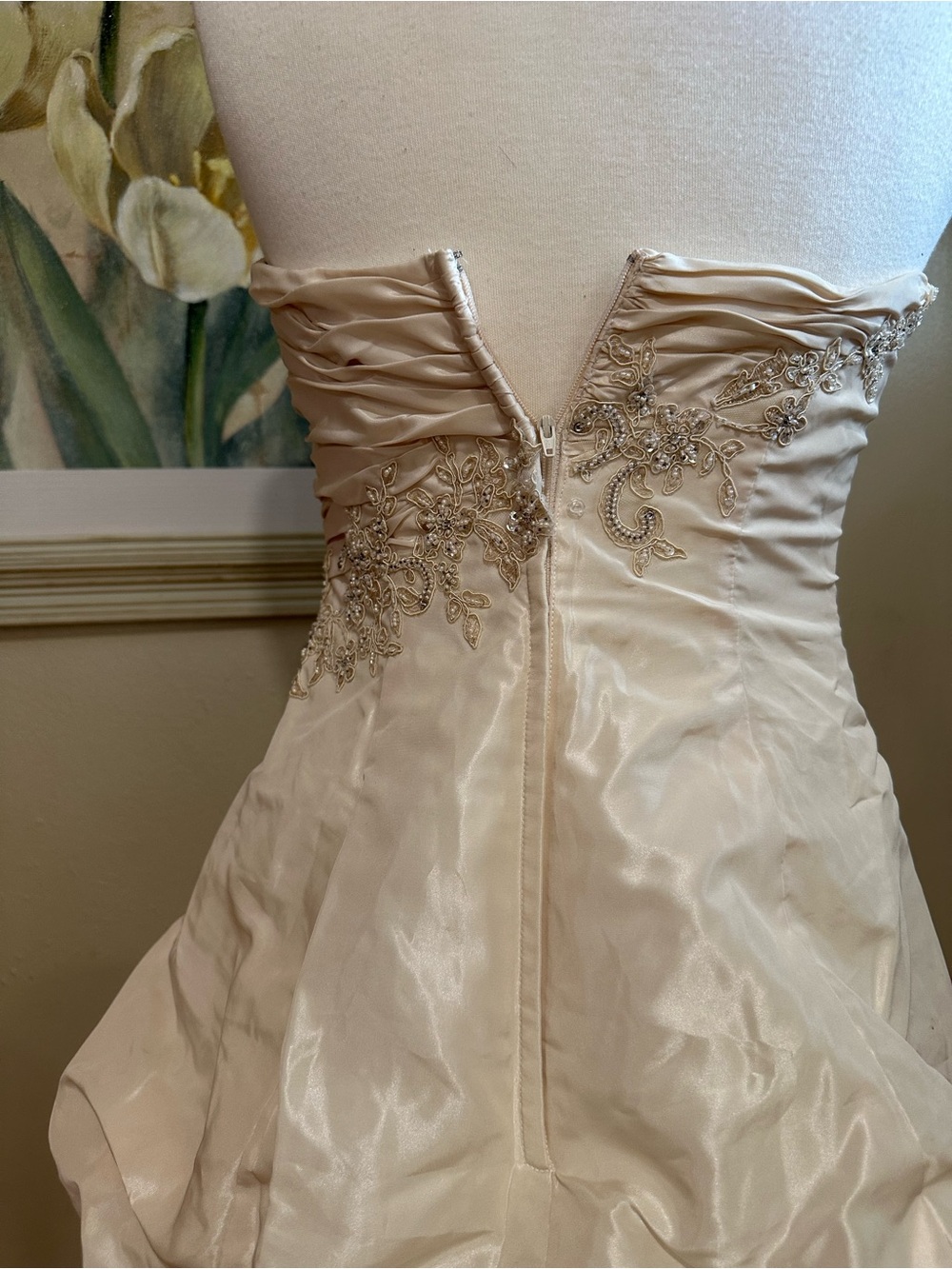 Davids Bridal Ivory Champagne Ruched lace Strapless Wedding Dress Sz 8 - Picture 12 of 16